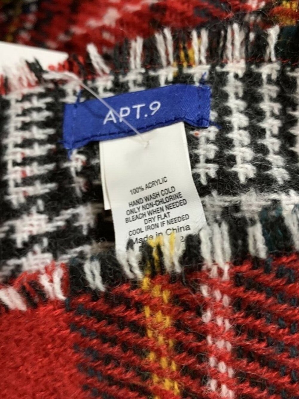 Women's Apt. 9 Reversible Tartan Plaid Check Prince Of Wales Blanket Wrap Scarf - Picture 5 of 5